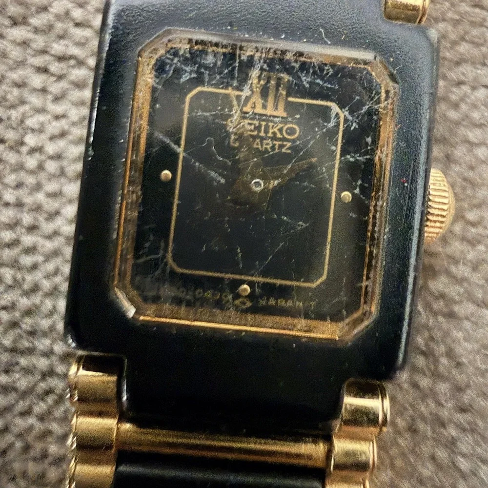 VTG Seiko Quartz Watch Black Dial Gold Tone Bracelet Octagon Dress Japan RARE